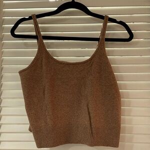Lightly worn Old Navy SoSoft Crop Tank- sz Medium